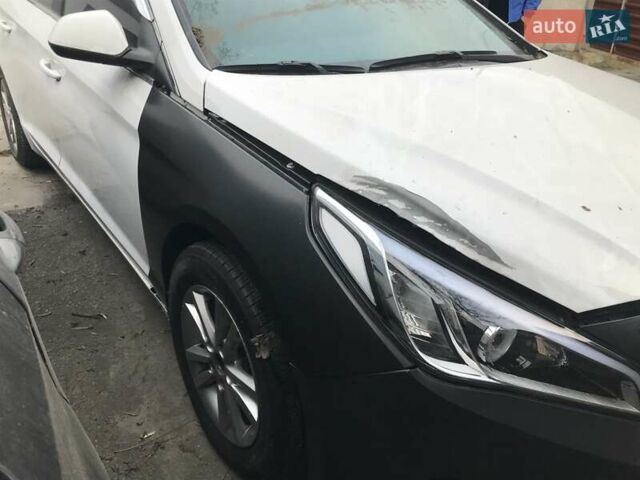 Білий Хендай Соната, об'ємом двигуна 2 л та пробігом 368 тис. км за 5777 $, фото 4 на Automoto.ua