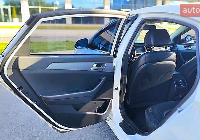 Хендай Соната 2016 в Днепре (Днепропетровске) на Automoto.ua Белый Хендай Соната, объемом двигателя 2 л и пробегом 412 тыс. км за 9999 $, фото 13 на Automoto.ua