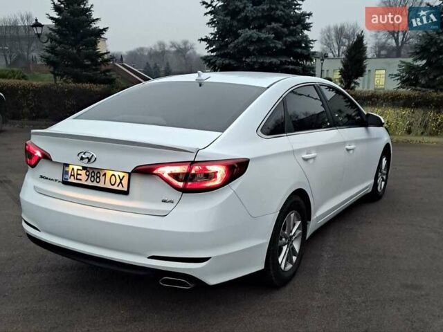 Белый Хендай Соната, объемом двигателя 2.4 л и пробегом 184 тыс. км за 10900 $, фото 8 на Automoto.ua