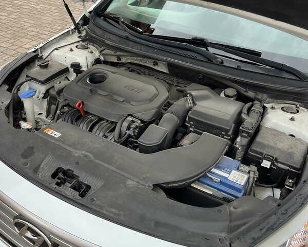 Белый Хендай Соната, объемом двигателя 2.36 л и пробегом 189 тыс. км за 8900 $, фото 27 на Automoto.ua