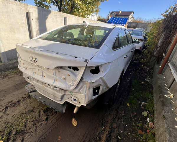 Хендай Соната 2016 в Одессе на Automoto.ua Белый Хендай Соната, объемом двигателя 0 л и пробегом 169 тыс. км за 9000 $, фото 2 на Automoto.ua