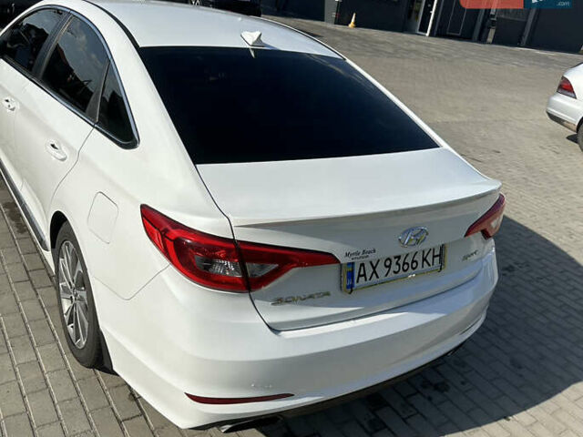 Белый Хендай Соната, объемом двигателя 2.36 л и пробегом 156 тыс. км за 11300 $, фото 4 на Automoto.ua