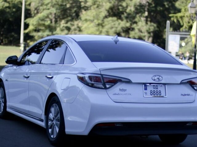 Білий Хендай Соната, об'ємом двигуна 2 л та пробігом 113 тис. км за 13500 $, фото 3 на Automoto.ua