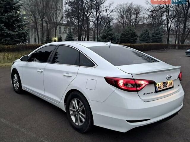 Белый Хендай Соната, объемом двигателя 2.4 л и пробегом 184 тыс. км за 10900 $, фото 9 на Automoto.ua