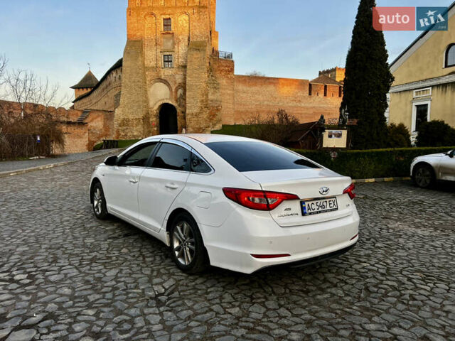 Білий Хендай Соната, об'ємом двигуна 2 л та пробігом 217 тис. км за 12500 $, фото 8 на Automoto.ua