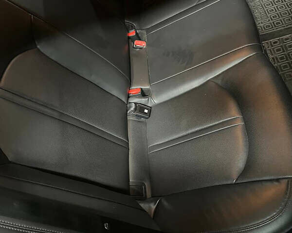 Белый Хендай Соната, объемом двигателя 2 л и пробегом 257 тыс. км за 9500 $, фото 10 на Automoto.ua