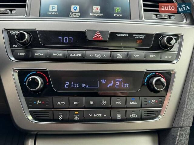 Белый Хендай Соната, объемом двигателя 2.36 л и пробегом 117 тыс. км за 12990 $, фото 24 на Automoto.ua