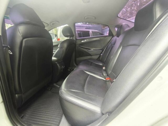 Хендай Соната 2016 в Киеве на Automoto.ua Белый Хендай Соната, объемом двигателя 2 л и пробегом 338 тыс. км за 7800 $, фото 12 на Automoto.ua