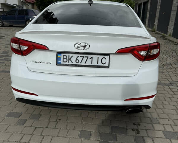 Белый Хендай Соната, объемом двигателя 2.36 л и пробегом 195 тыс. км за 8850 $, фото 9 на Automoto.ua