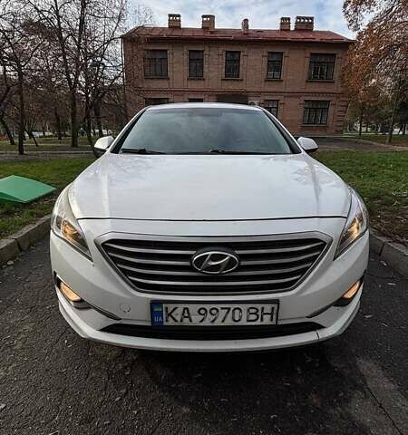 Білий Хендай Соната, об'ємом двигуна 2 л та пробігом 284 тис. км за 9299 $, фото 1 на Automoto.ua