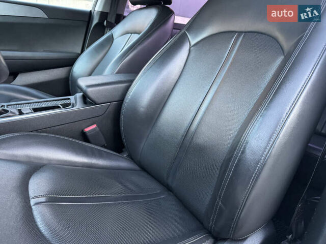 Білий Хендай Соната, об'ємом двигуна 2 л та пробігом 161 тис. км за 9999 $, фото 27 на Automoto.ua