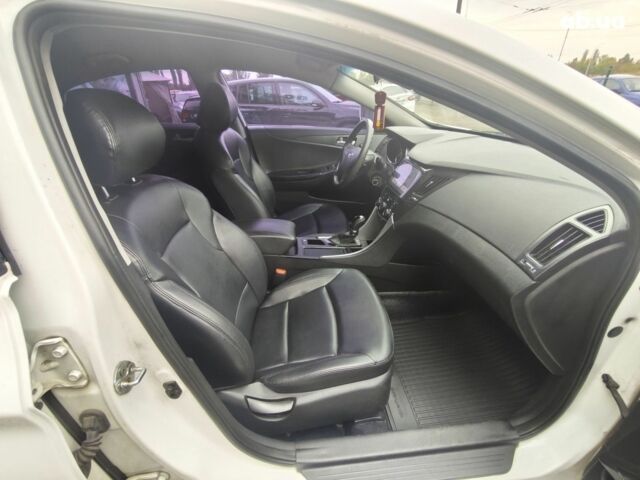 Білий Хендай Соната, об'ємом двигуна 2 л та пробігом 338 тис. км за 8500 $, фото 13 на Automoto.ua