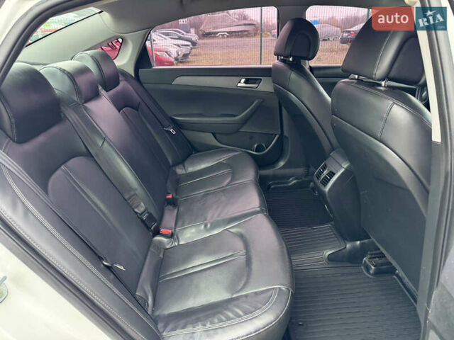 Белый Хендай Соната, объемом двигателя 2 л и пробегом 355 тыс. км за 9900 $, фото 32 на Automoto.ua