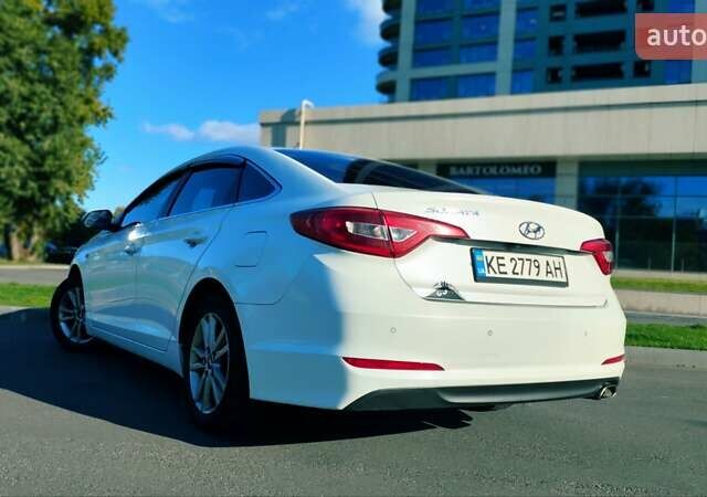 Хендай Соната 2016 в Днепре (Днепропетровске) на Automoto.ua Белый Хендай Соната, объемом двигателя 2 л и пробегом 412 тыс. км за 9999 $, фото 3 на Automoto.ua