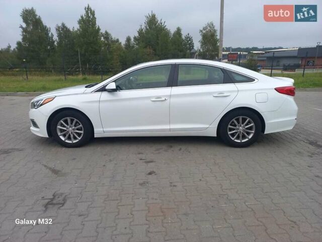 Белый Хендай Соната, объемом двигателя 2.36 л и пробегом 115 тыс. км за 10700 $, фото 1 на Automoto.ua