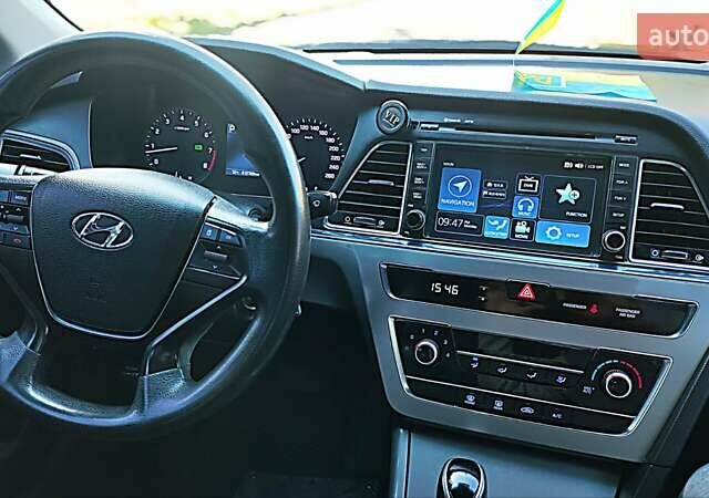 Хендай Соната 2016 в Днепре (Днепропетровске) на Automoto.ua Белый Хендай Соната, объемом двигателя 2 л и пробегом 412 тыс. км за 9999 $, фото 16 на Automoto.ua