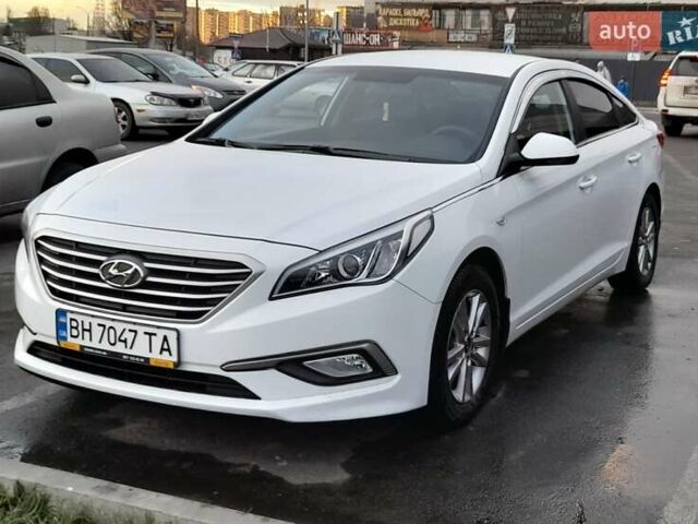 Білий Хендай Соната, об'ємом двигуна 2 л та пробігом 303 тис. км за 11500 $, фото 6 на Automoto.ua