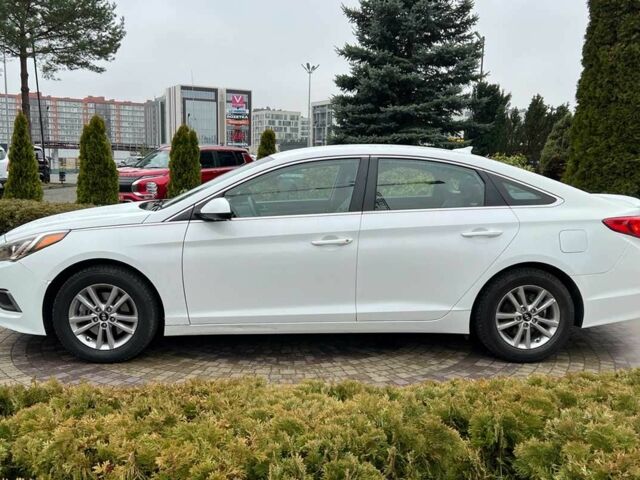 Белый Хендай Соната, объемом двигателя 2.4 л и пробегом 123 тыс. км за 9200 $, фото 3 на Automoto.ua