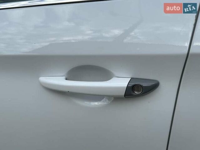 Белый Хендай Соната, объемом двигателя 2.36 л и пробегом 116 тыс. км за 11700 $, фото 16 на Automoto.ua