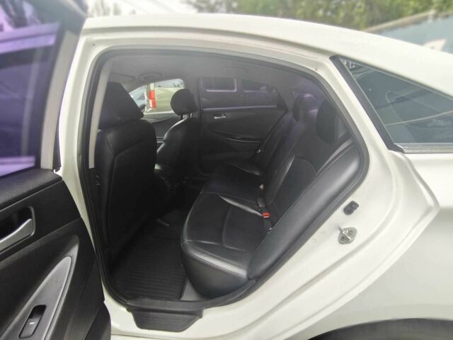 Хендай Соната 2016 в Киеве на Automoto.ua Белый Хендай Соната, объемом двигателя 2 л и пробегом 338 тыс. км за 7800 $, фото 11 на Automoto.ua