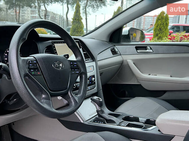 Белый Хендай Соната, объемом двигателя 2.36 л и пробегом 123 тыс. км за 9200 $, фото 9 на Automoto.ua