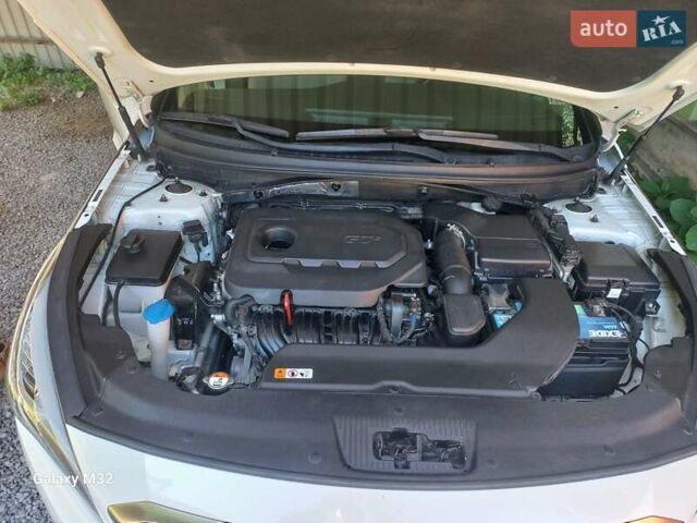 Белый Хендай Соната, объемом двигателя 2.36 л и пробегом 115 тыс. км за 10700 $, фото 14 на Automoto.ua