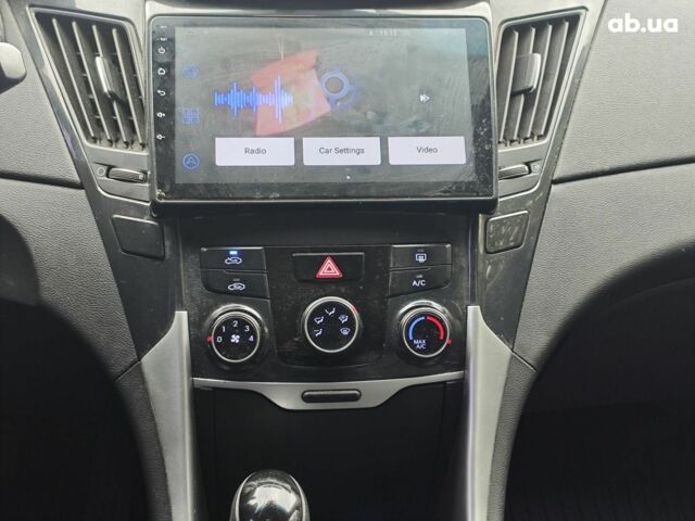 Білий Хендай Соната, об'ємом двигуна 2 л та пробігом 338 тис. км за 8500 $, фото 17 на Automoto.ua