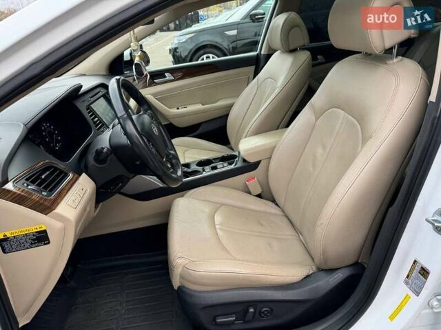 Белый Хендай Соната, объемом двигателя 2.36 л и пробегом 117 тыс. км за 12990 $, фото 7 на Automoto.ua