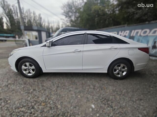Білий Хендай Соната, об'ємом двигуна 2 л та пробігом 338 тис. км за 8500 $, фото 4 на Automoto.ua