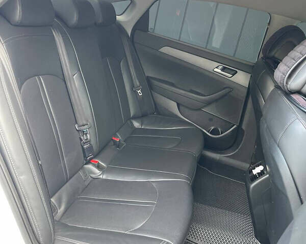 Білий Хендай Соната, об'ємом двигуна 2 л та пробігом 316 тис. км за 8800 $, фото 8 на Automoto.ua