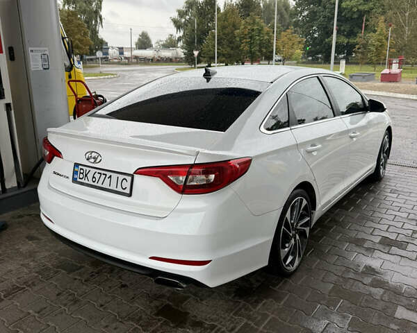 Белый Хендай Соната, объемом двигателя 2.36 л и пробегом 195 тыс. км за 8850 $, фото 23 на Automoto.ua