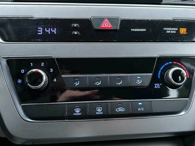 Белый Хендай Соната, объемом двигателя 2.4 л и пробегом 123 тыс. км за 9200 $, фото 16 на Automoto.ua