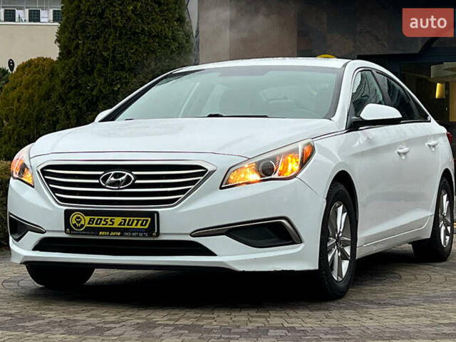 Белый Хендай Соната, объемом двигателя 2.36 л и пробегом 123 тыс. км за 9200 $, фото 2 на Automoto.ua