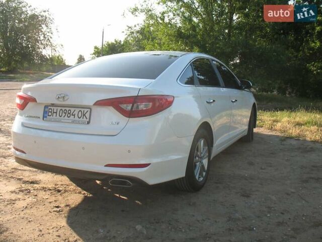 Білий Хендай Соната, об'ємом двигуна 2 л та пробігом 232 тис. км за 13600 $, фото 4 на Automoto.ua