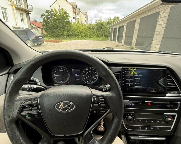 Белый Хендай Соната, объемом двигателя 2.36 л и пробегом 195 тыс. км за 8850 $, фото 19 на Automoto.ua