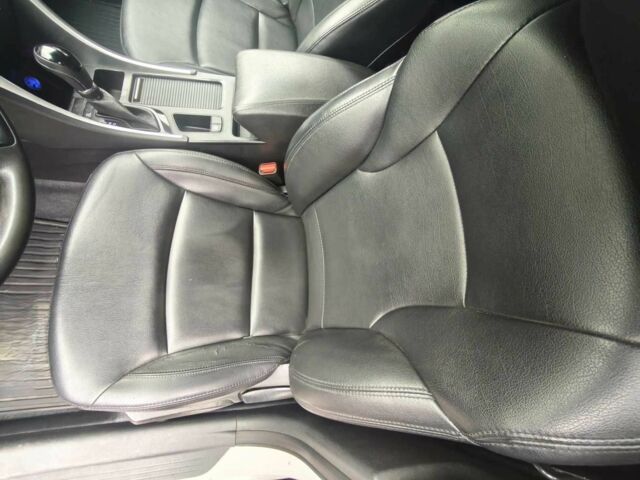 Хендай Соната 2016 в Киеве на Automoto.ua Белый Хендай Соната, объемом двигателя 2 л и пробегом 338 тыс. км за 7800 $, фото 9 на Automoto.ua