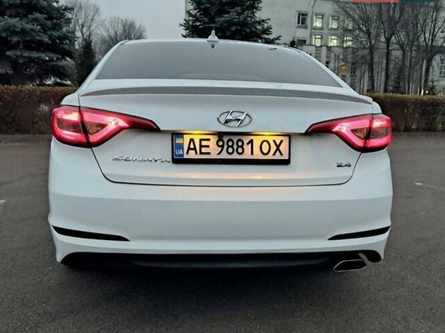 Белый Хендай Соната, объемом двигателя 2.4 л и пробегом 184 тыс. км за 10900 $, фото 7 на Automoto.ua
