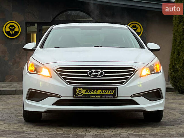 Белый Хендай Соната, объемом двигателя 2.36 л и пробегом 123 тыс. км за 9200 $, фото 1 на Automoto.ua