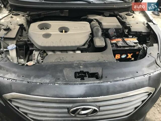 Білий Хендай Соната, об'ємом двигуна 2 л та пробігом 368 тис. км за 5777 $, фото 6 на Automoto.ua