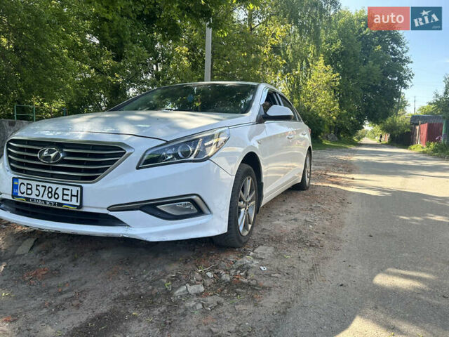 Белый Хендай Соната, объемом двигателя 2 л и пробегом 250 тыс. км за 9300 $, фото 7 на Automoto.ua