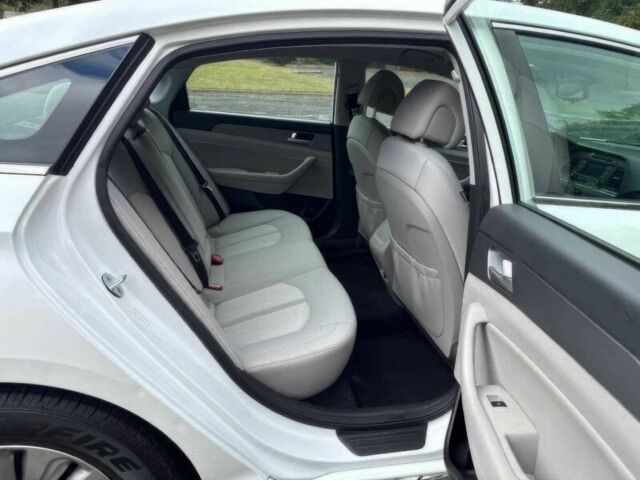 Білий Хендай Соната, об'ємом двигуна 2 л та пробігом 77 тис. км за 6800 $, фото 8 на Automoto.ua