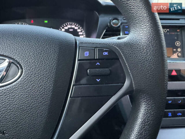 Білий Хендай Соната, об'ємом двигуна 2 л та пробігом 161 тис. км за 9999 $, фото 37 на Automoto.ua