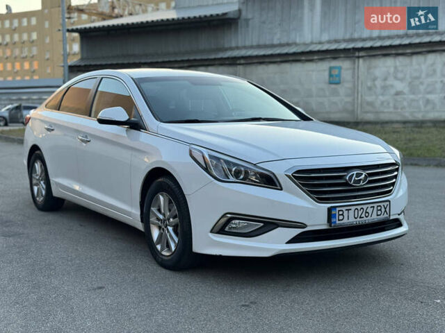 Білий Хендай Соната, об'ємом двигуна 2 л та пробігом 161 тис. км за 9999 $, фото 2 на Automoto.ua
