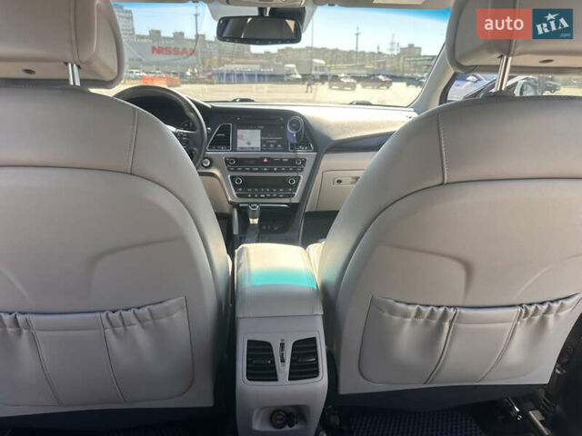 Белый Хендай Соната, объемом двигателя 2.36 л и пробегом 79 тыс. км за 17200 $, фото 22 на Automoto.ua