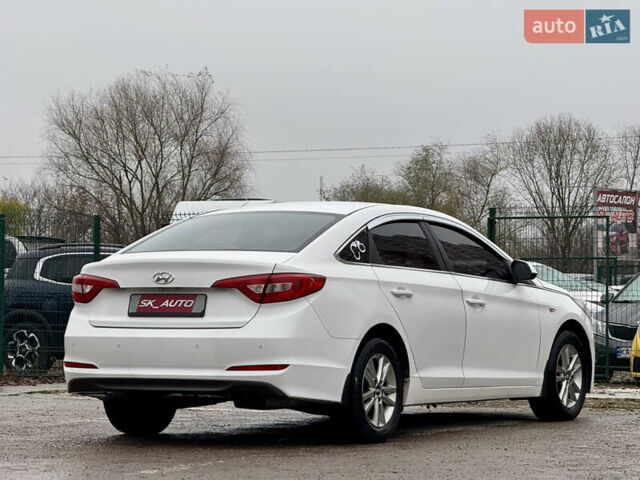 Белый Хендай Соната, объемом двигателя 2 л и пробегом 355 тыс. км за 9900 $, фото 48 на Automoto.ua