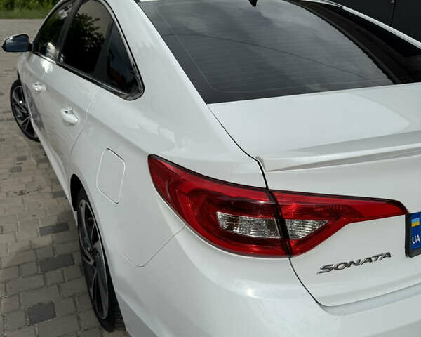 Белый Хендай Соната, объемом двигателя 2.36 л и пробегом 195 тыс. км за 8850 $, фото 18 на Automoto.ua