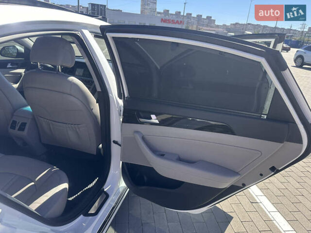 Белый Хендай Соната, объемом двигателя 2.36 л и пробегом 79 тыс. км за 17200 $, фото 23 на Automoto.ua