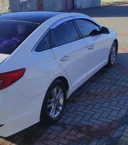 Белый Хендай Соната, объемом двигателя 2 л и пробегом 180 тыс. км за 10500 $, фото 6 на Automoto.ua