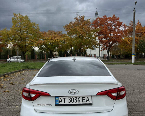 Белый Хендай Соната, объемом двигателя 2.36 л и пробегом 189 тыс. км за 8900 $, фото 8 на Automoto.ua