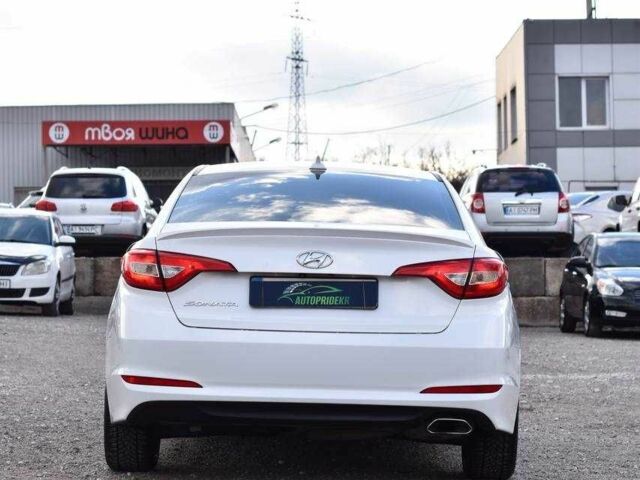 Белый Хендай Соната, объемом двигателя 2.4 л и пробегом 165 тыс. км за 9650 $, фото 2 на Automoto.ua